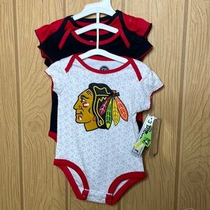 NWT 6-9 chicago blackhawks onesies 3 outfit
